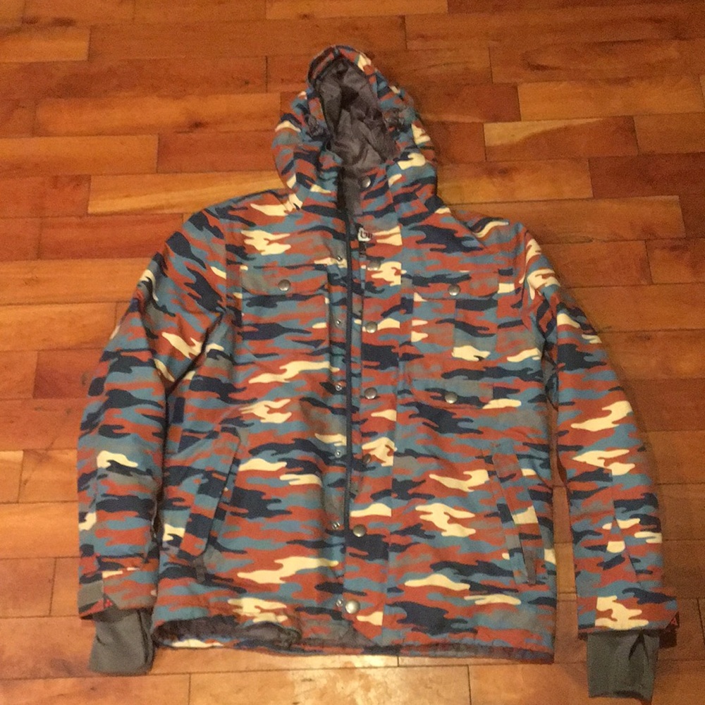 Turbine size large ski jacket.